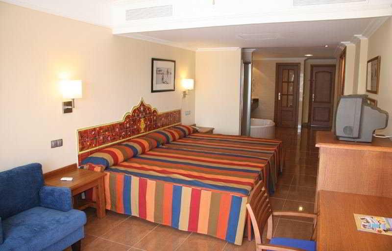 Mediterraneo Bay & 4*